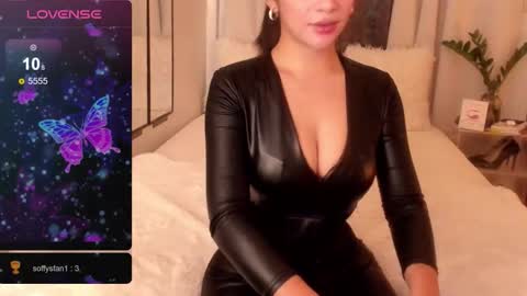 Snapshot of loisewilliams chatting on 03/09/26, 01:42 Mistress L online show from 03/09/26, 01:42