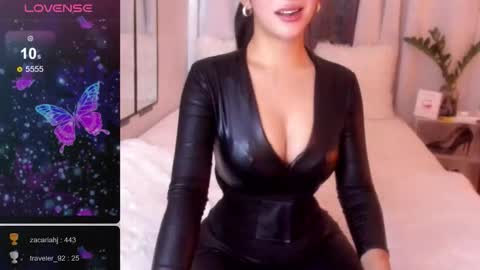 Snapshot of loisewilliams chatting on 03/09/26, 08:02 Mistress L online show from 03/09/26, 08:02