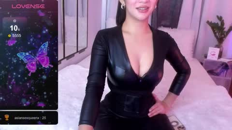 Snapshot of loisewilliams chatting on 03/13/26, 10:05 Mistress L online show from 03/13/26, 10:05