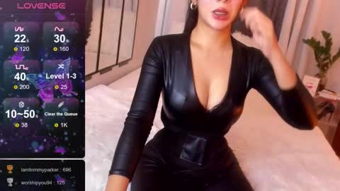 Snapshot of loisewilliams chatting on 03/21/26, 12:54 Mistress L online show from 03/21/26, 12:54