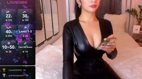 Snapshot of loisewilliams chatting on 03/29/26, 03:12 Mistress L online show from 03/29/26, 03:12