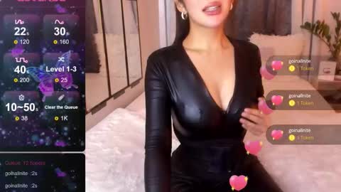 Snapshot of loisewilliams chatting on 03/30/26, 11:17 Mistress L online show from 03/30/26, 11:17