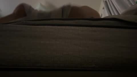 Snapshot of lokiiiii1998cubito chatting on 12/16/25, 12:43 lokiiiii1998cubito online show from 12/16/25, 12:43