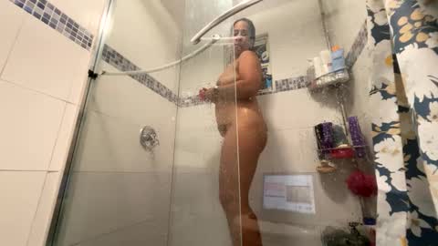 Lola online show from 10/12/25, 06:12