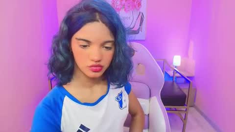 Snapshot of lola__45 chatting on 10/06/25, 02:36              online show from 10/06/25, 02:36