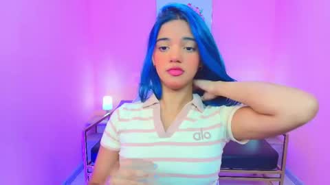 Snapshot of lola__45 chatting on 10/11/25, 01:31              online show from 10/11/25, 01:31