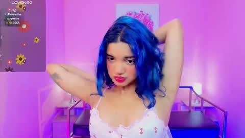 Snapshot of lola__45 chatting on 10/21/25, 01:01              online show from 10/21/25, 01:01