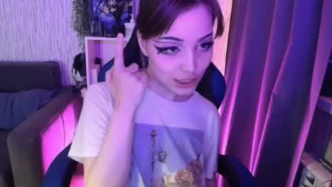 lola online show from 12/18/24, 11:08