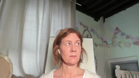 lola_belgium online show from 02/16/25, 01:05