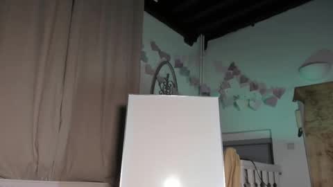 lola_belgium online show from 02/19/25, 08:41