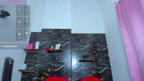 Snapshot of lola_bunny68 chatting on 11/06/25, 10:21 LOLA online show from 11/06/25, 10:21