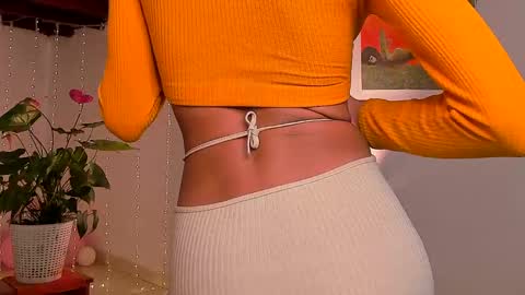 Snapshot of lola_cocks chatting on 02/10/25, 10:51 mara online show from 02/10/25, 10:51