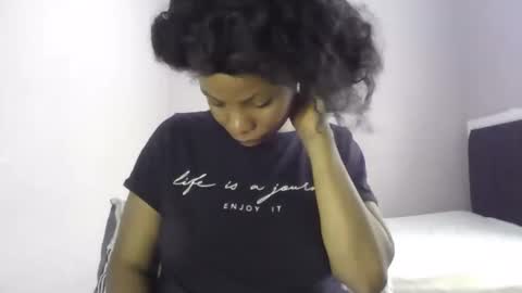 Snapshot of lola_coco chatting on 04/06/26, 10:38 Lola Coco online show from 04/06/26, 10:38