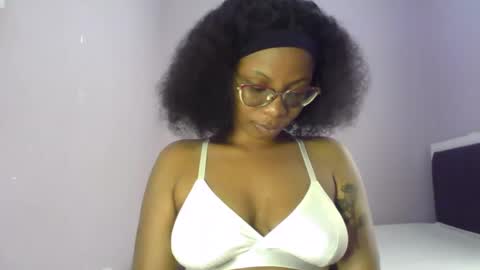 Snapshot of lola_coco chatting on 04/10/26, 10:42 Lola Coco online show from 04/10/26, 10:42