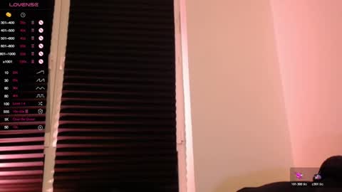 Snapshot of lola_dinky chatting on 11/01/25, 08:00 Lola online show from 11/01/25, 08:00