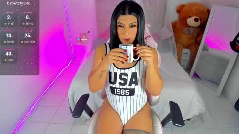 lola oberly online show from 01/31/25, 11:03