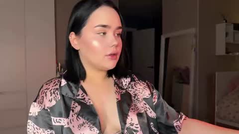 Snapshot of lola_razee chatting on 07/12/26, 10:34 lola_razee online show from 07/12/26, 10:34