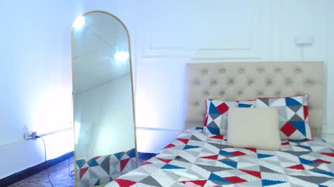 Snapshot of lola_red956680 chatting on 12/18/25, 10:54 lola red online show from 12/18/25, 10:54