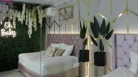 lola_saenz__ online show from 02/27/26, 11:32