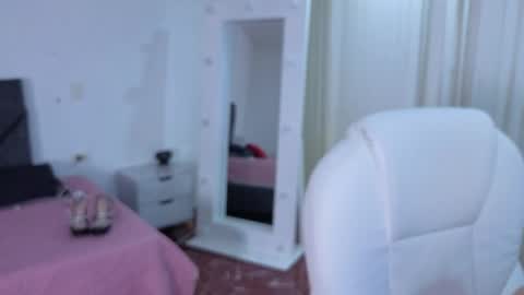 Lola  online show from 05/19/26, 02:01