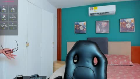 Snapshot of lola_sweeet18 chatting on 05/30/26, 10:34 lola_sweeet18 online show from 05/30/26, 10:34