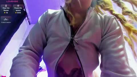 lola_wish online show from 05/01/26, 12:59