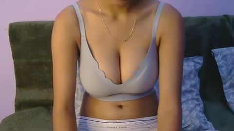 Snapshot of lolaa_darling chatting on 03/20/26, 09:47 lolaa online show from 03/20/26, 09:47