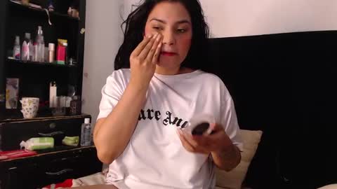 lolaa_staars online show from 12/22/24, 05:32