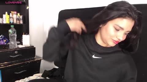 lolaa_staars online show from 01/10/25, 02:57