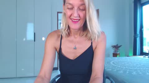 Lola online show from 01/09/26, 04:04