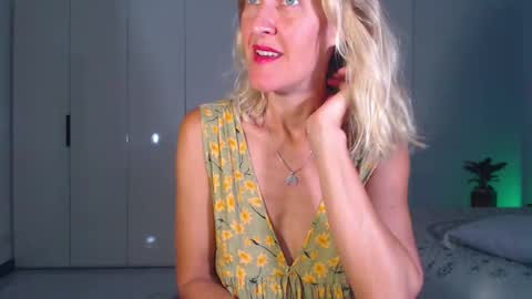 Lola online show from 01/17/26, 12:54