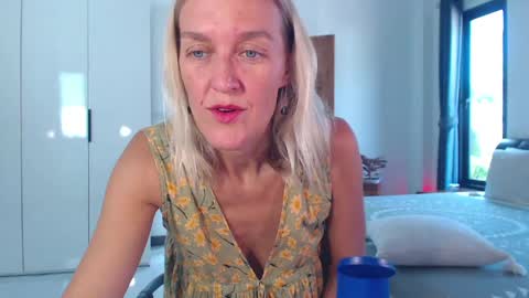 Snapshot of lolaaelita chatting on 03/21/26, 07:57 Lola online show from 03/21/26, 07:57