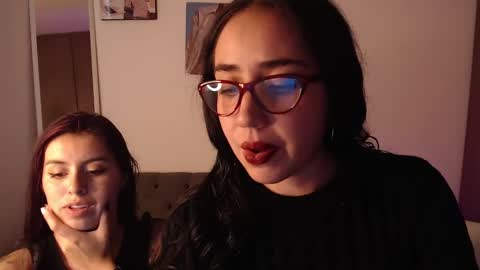 Snapshot of lolaandcamille chatting on 02/26/25, 08:00 lolaandcamille online show from 02/26/25, 08:00