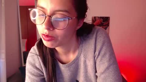 Snapshot of lolaandcamille chatting on 03/03/25, 10:42 lolaandcamille online show from 03/03/25, 10:42