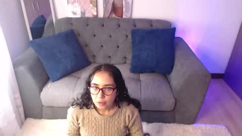 Snapshot of lolaandcamille chatting on 03/11/25, 01:12 lolaandcamille online show from 03/11/25, 01:12