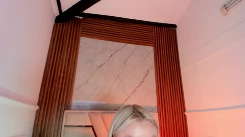 Lola Angel online show from 12/31/24, 07:18