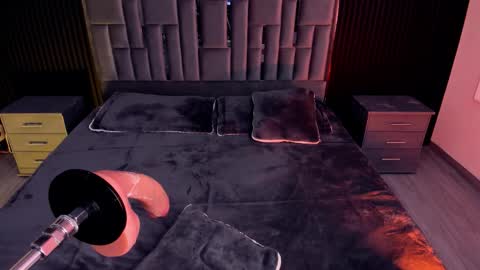 Lola Angel online show from 09/18/25, 11:40