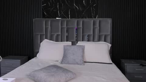 Lola Angel online show from 11/22/25, 07:57