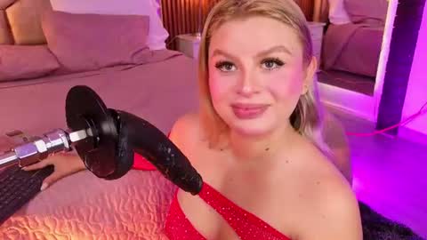 Snapshot of lolaangellx chatting on 06/15/26, 09:06 Lola Angel online show from 06/15/26, 09:06