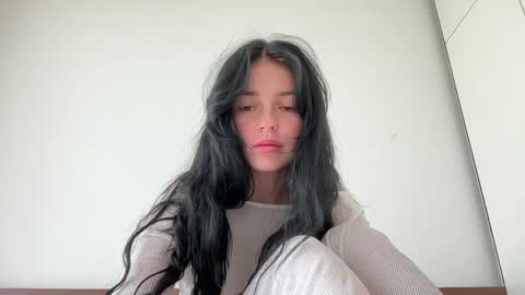 Snapshot of lolaap0pp chatting on 05/20/26, 04:29 Lola online show from 05/20/26, 04:29