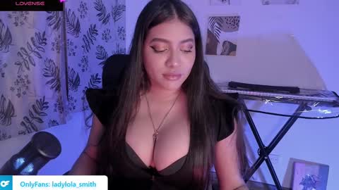 lolaasmith_21 online show from 02/27/25, 11:26
