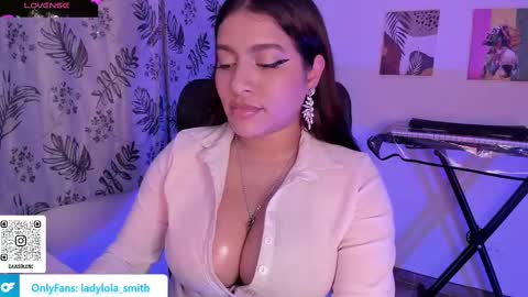 lolaasmith_21 online show from 03/07/25, 03:51