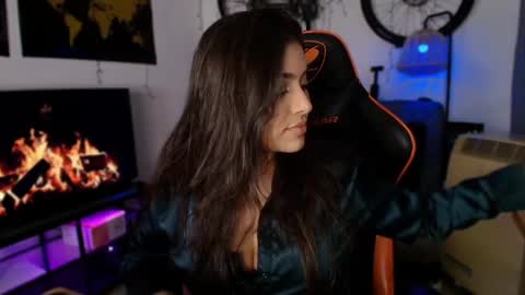 lolaasmith_21 online show from 05/25/26, 08:37