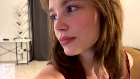 Snapshot of lolaatatee chatting on 04/29/26, 03:27 lolaatatee online show from 04/29/26, 03:27