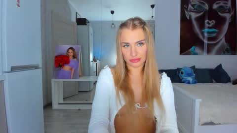 Snapshot of lolabani675452 chatting on 10/12/25, 12:37 lolabani675452 online show from 10/12/25, 12:37