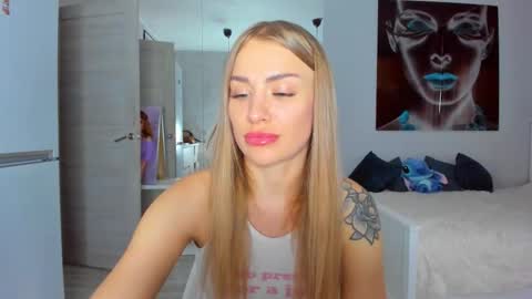 Snapshot of lolabani675452 chatting on 10/13/25, 10:04 lolabani675452 online show from 10/13/25, 10:04