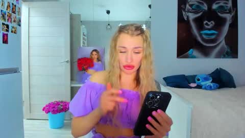 Snapshot of lolabani675452 chatting on 11/30/25, 01:15 lolabani675452 online show from 11/30/25, 01:15