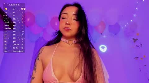  Lola Berry  online show from 11/13/25, 10:03