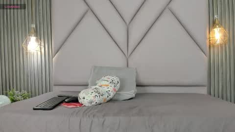 Snapshot of lolabunnysc chatting on 03/21/26, 12:21 lolabunnysc online show from 03/21/26, 12:21