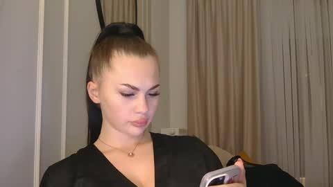 Snapshot of lolafoxyy chatting on 12/04/24, 06:39 lolafoxyy online show from 12/04/24, 06:39